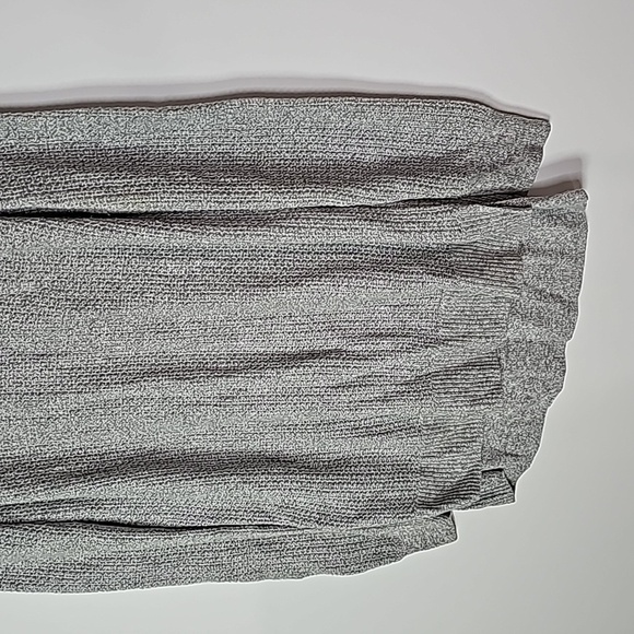 Old Navy medium gray long crew neck knitted sweater - Picture 3 of 6